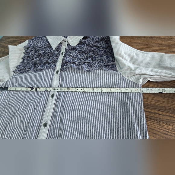 FREE PEOPLE Ruffled Button Up Large - Picture 10 of 13